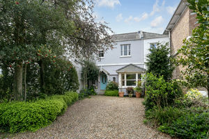 Palace Road, East Molesey- click for photo gallery